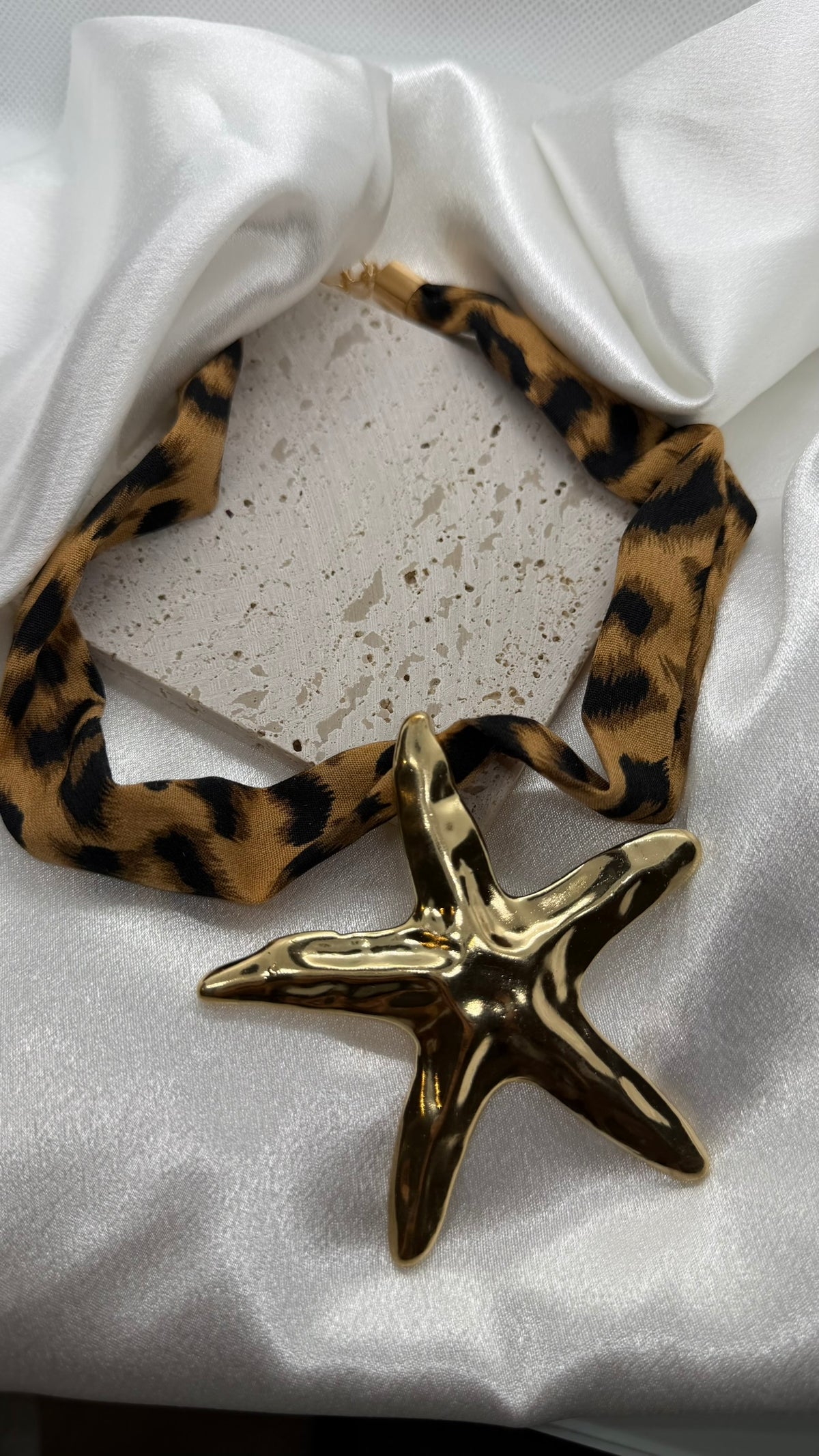 Collar Selva